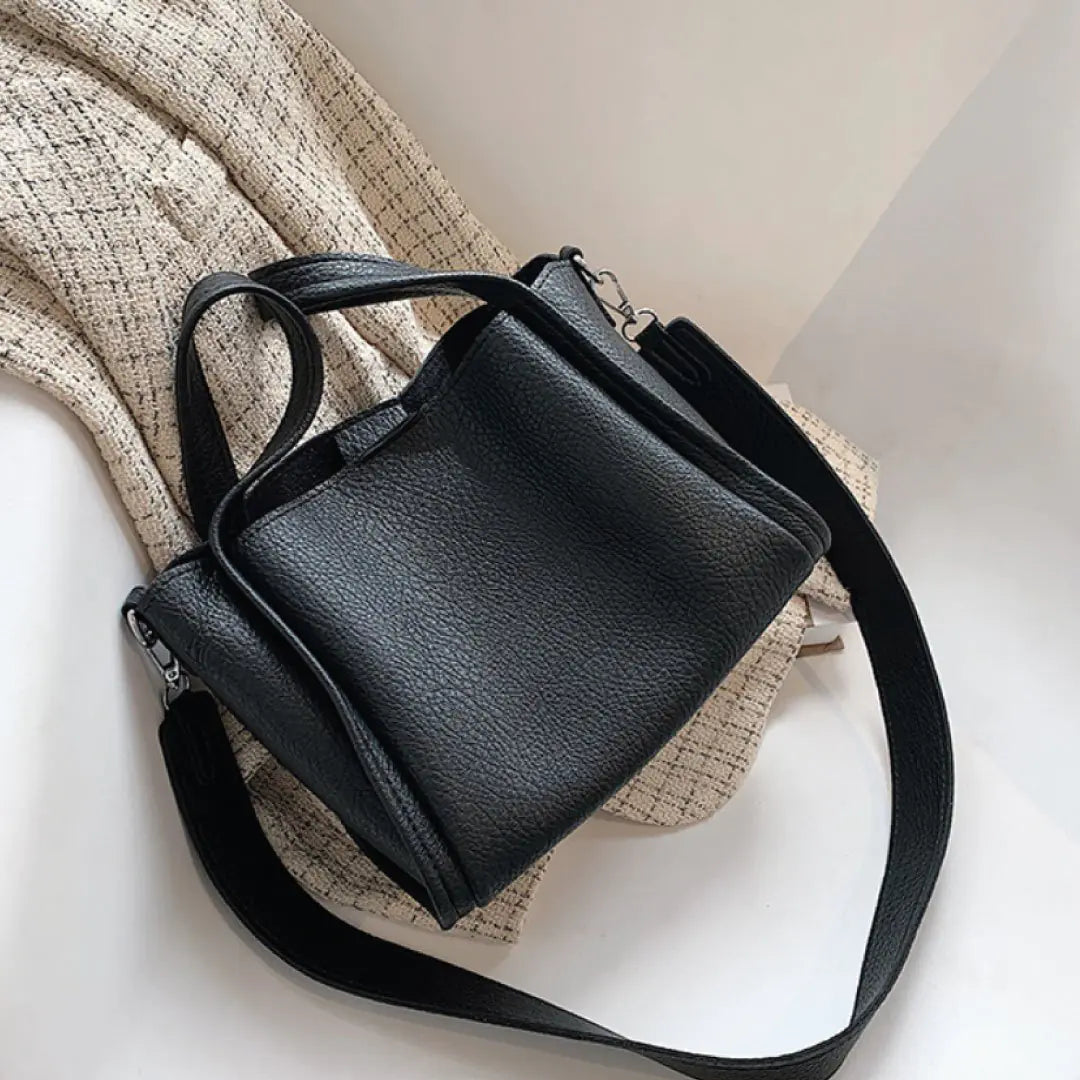 hand bag, black